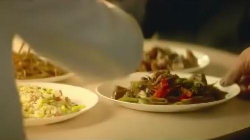 女生男友吃猪大肠爆料原视频,男友吃猪大肠引发网友热议,真实画面曝光! 第3张 女生男友吃猪大肠爆料原视频,男友吃猪大肠引发网友热议,真实画面曝光! 第3张